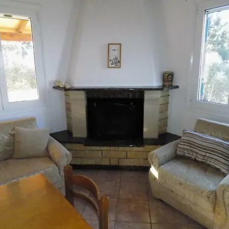Alkis House * Karousádes